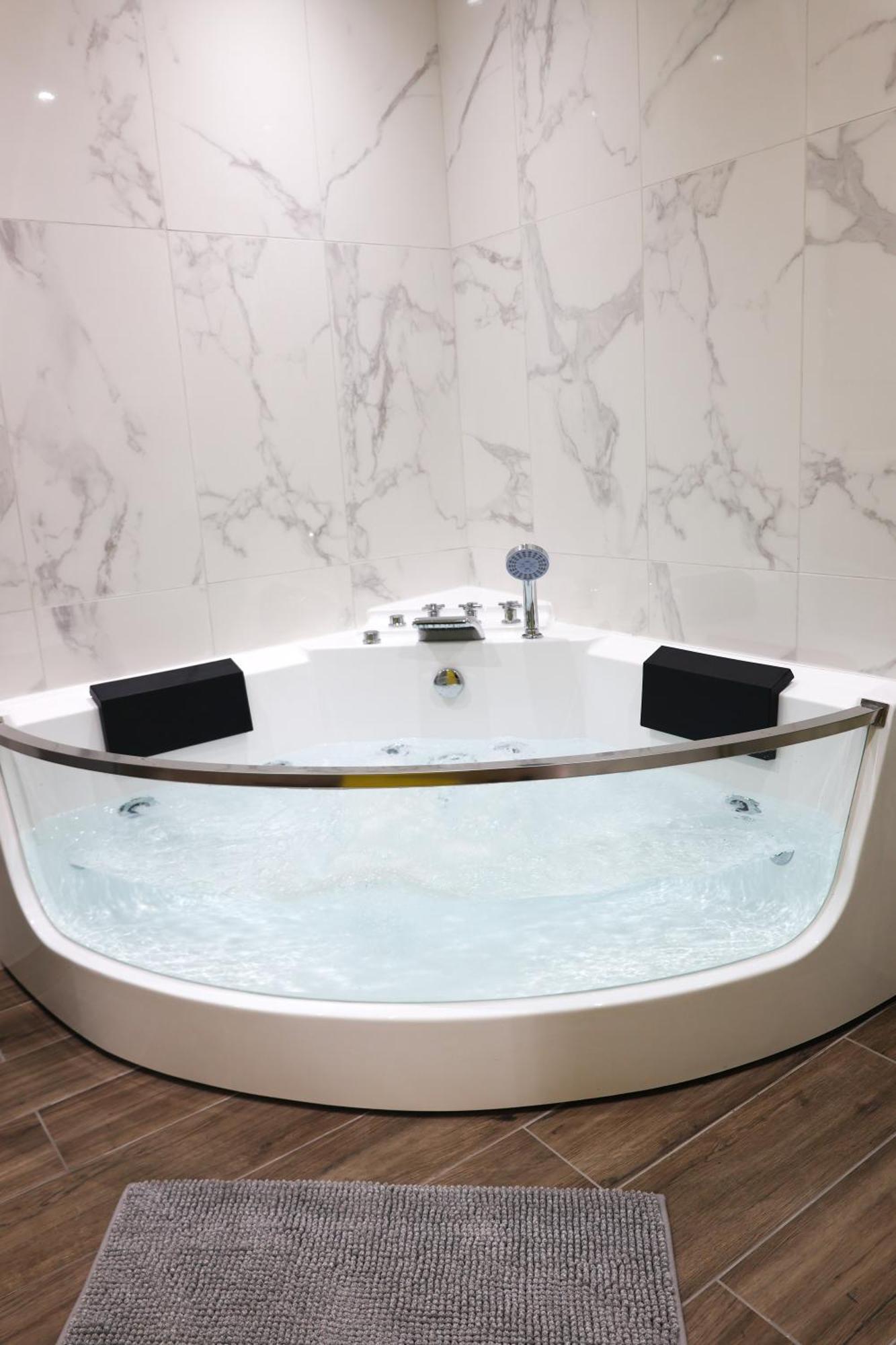 Capsule Groovy-Jacuzzi-Sauna-Billard-Netflix- Nintendo Switch & Jeux Монс Екстер'єр фото
